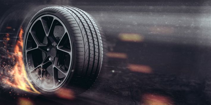 Das Magazin Evo hat 7 UHP-Reifen auf der Rennstrecke getestet